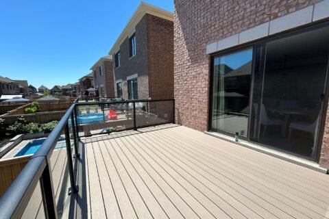 Composite Deck with Aluminum and Glass Railing